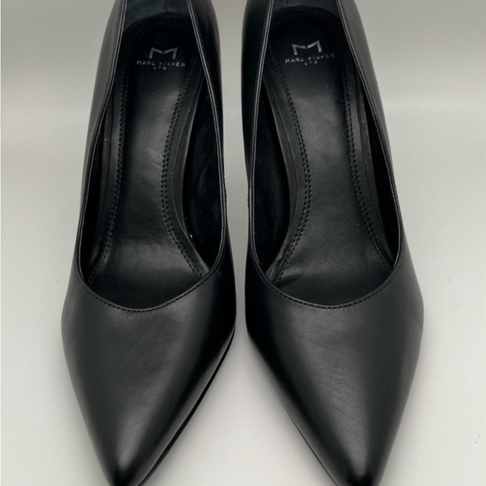 EUC Marc Fisher Black Pointy Toe Pump Sz 8 1/2